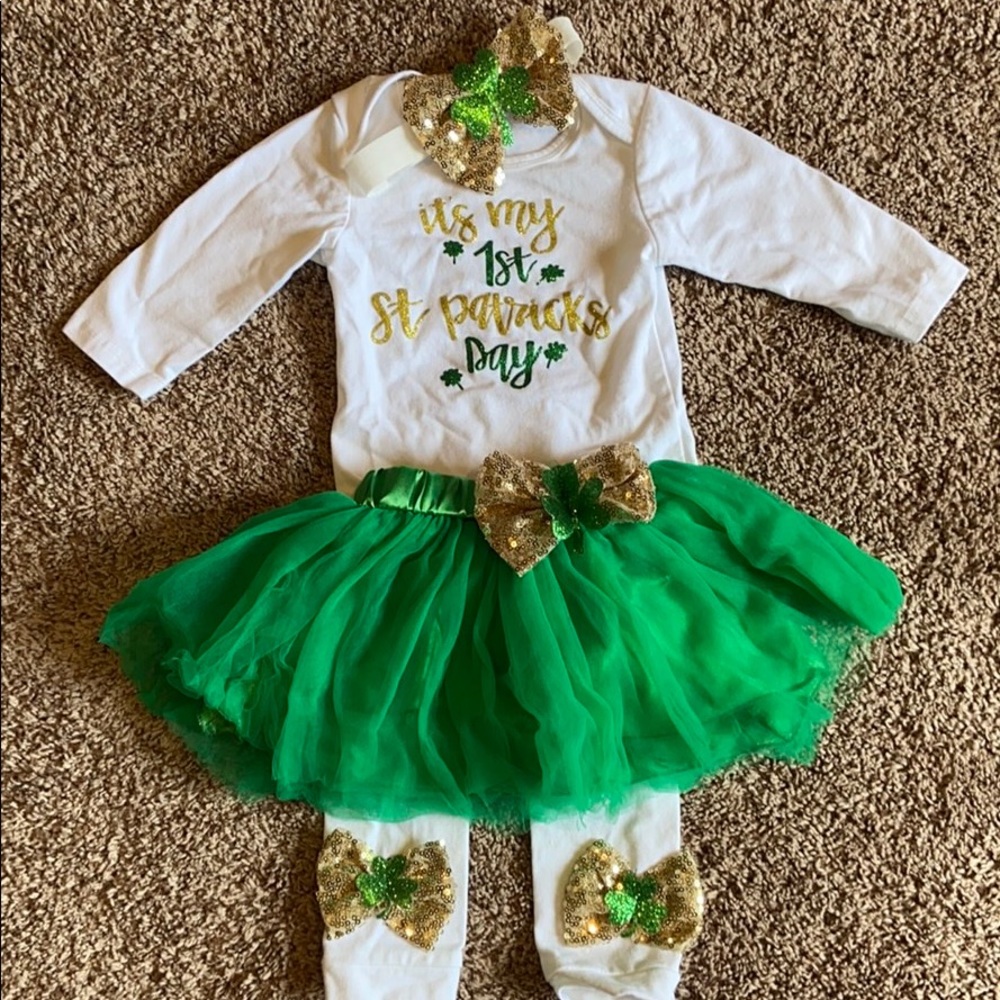 It’s my 1st St Patrick’s Day outfit (0-3 months)
